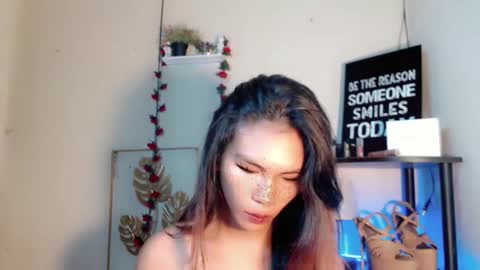 Snapshot of lovely_oliviax chatting on April 2026 02:59:02 AM KATE online show from April 2026 02:59:02 AM