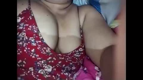lovely_orchid online show from May 2026 01:39:02 PM