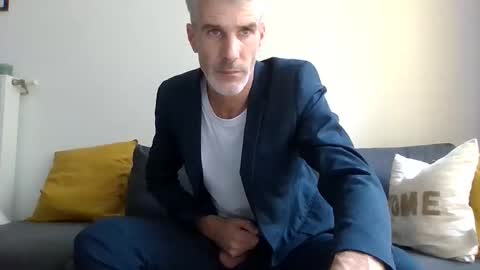 Max online show from October 2025 02:03:02 PM