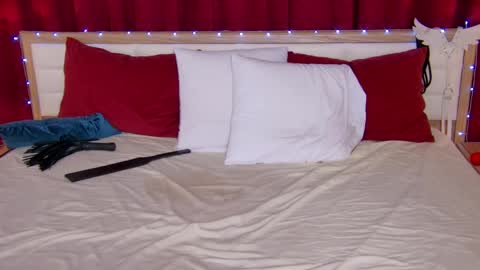 Caroline online show from March 2025 07:42:02 AM