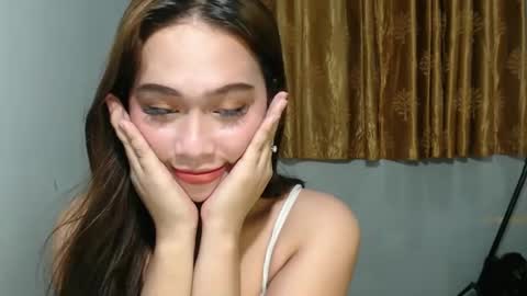 Snapshot of lovelychin69 chatting on February 2025 01:32:02 PM lovelymea69 online show from February 2025 01:32:02 PM