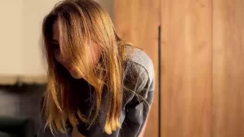 Kate only online show from April 2026 06:36:02 PM
