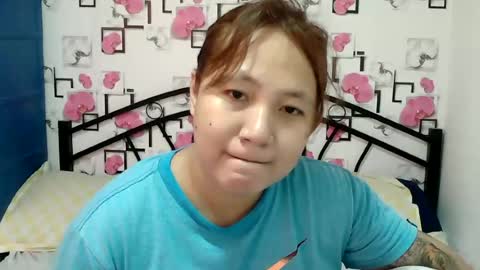 Snapshot of lovelyladylynxxx chatting on June 2026 01:00:02 AM LocwlyLSYlYNXXX online show from June 2026 01:00:02 AM