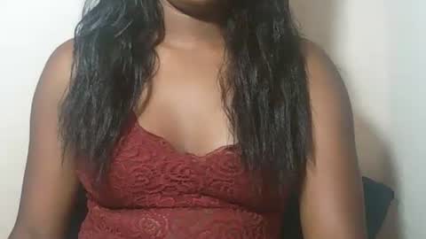 lovelylarra online show from February 2026 11:17:01 AM
