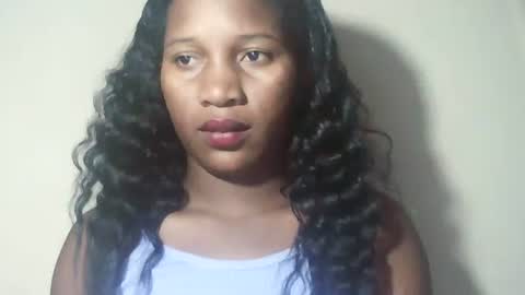 lovelylarra online show from April 2026 06:41:01 PM