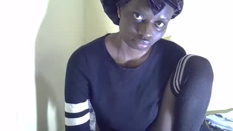 Snapshot of lovelymee2 chatting on October 2025 02:12:02 AM lovelymee2 online show from October 2025 02:12:02 AM