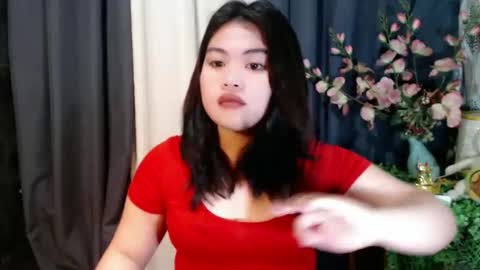 Snapshot of lovelyrhean chatting on December 2025 12:19:01 AM Rhean online show from December 2025 12:19:01 AM