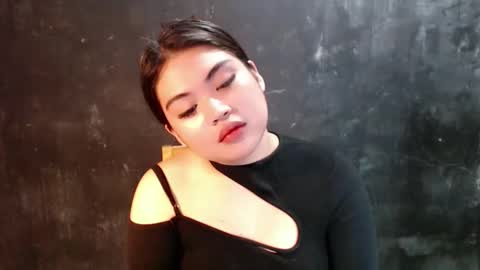 Snapshot of lovelyrhean chatting on December 2025 03:02:01 AM Rhean online show from December 2025 03:02:01 AM