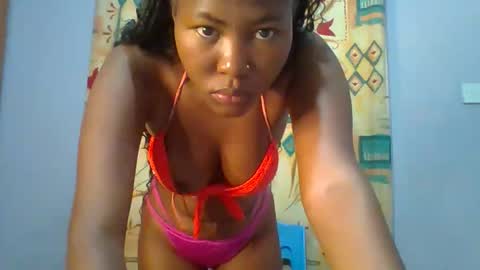 Snapshot of lovelyy_dreams chatting on February 2026 04:24:02 AM Hanna online show from February 2026 04:24:02 AM