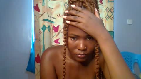 Snapshot of lovelyy_dreams chatting on March 2026 05:46:01 AM Hanna online show from March 2026 05:46:01 AM