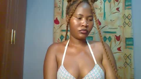 Snapshot of lovelyy_dreams chatting on April 2026 04:57:02 PM Hanna online show from April 2026 04:57:02 PM