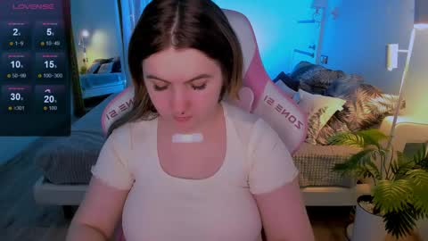 Julia  online show from April 2026 08:20:01 AM