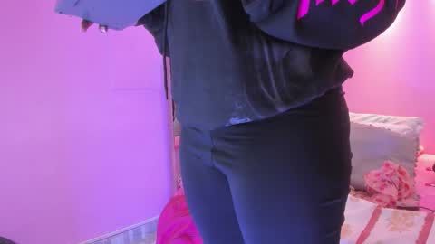 L O V E  online show from January 2026 12:00:01 PM