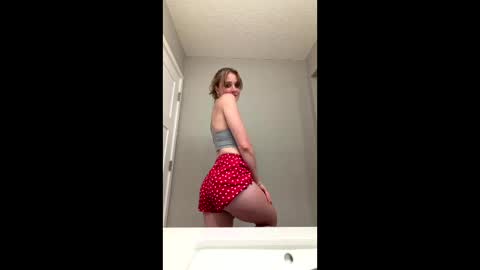 lovergirll1717 online show from June 2026 06:35:02 PM