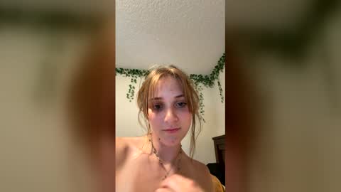 lovergirll1717 online show from June 2026 08:15:02 PM