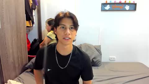 Lovers Clover X online show from September 2025 01:17:02 AM