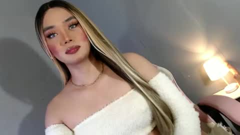 Snapshot of lovers_moon22 chatting on December 2024 11:47:01 PM lovers moon22 online show from December 2024 11:47:01 PM