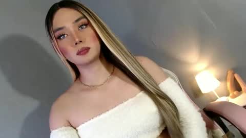 Snapshot of lovers_moon22 chatting on December 2024 10:37:01 PM lovers moon22 online show from December 2024 10:37:01 PM