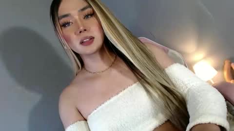 Snapshot of lovers_moon22 chatting on December 2024 04:45:01 AM lovers moon22 online show from December 2024 04:45:01 AM