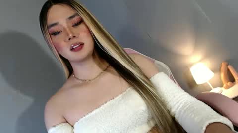 Snapshot of lovers_moon22 chatting on December 2024 09:52:02 PM lovers moon22 online show from December 2024 09:52:02 PM