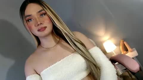 Snapshot of lovers_moon22 chatting on December 2024 01:59:02 AM lovers moon22 online show from December 2024 01:59:02 AM