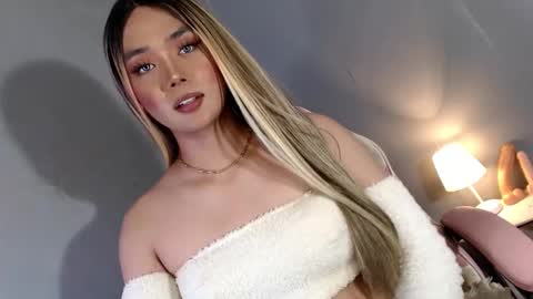 Snapshot of lovers_moon22 chatting on January 2025 01:42:02 AM lovers moon22 online show from January 2025 01:42:02 AM