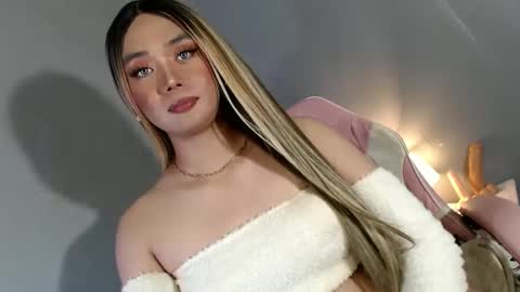 Snapshot of lovers_moon22 chatting on January 2025 03:50:02 AM lovers moon22 online show from January 2025 03:50:02 AM