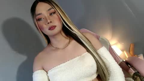 Snapshot of lovers_moon22 chatting on January 2025 09:46:02 PM lovers moon22 online show from January 2025 09:46:02 PM