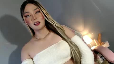 Snapshot of lovers_moon22 chatting on January 2025 09:51:01 PM lovers moon22 online show from January 2025 09:51:01 PM