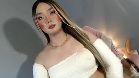 Snapshot of lovers_moon22 chatting on January 2025 01:17:01 PM lovers moon22 online show from January 2025 01:17:01 PM