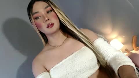 Snapshot of lovers_moon22 chatting on January 2025 09:45:01 PM lovers moon22 online show from January 2025 09:45:01 PM