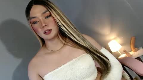 Snapshot of lovers_moon22 chatting on January 2025 03:48:02 AM lovers moon22 online show from January 2025 03:48:02 AM