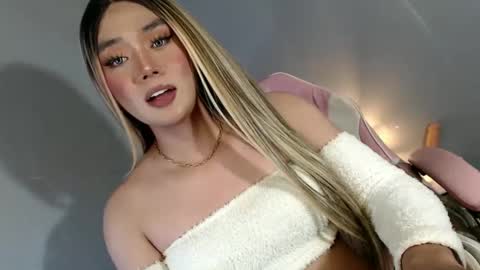 Snapshot of lovers_moon22 chatting on January 2025 04:13:01 AM lovers moon22 online show from January 2025 04:13:01 AM