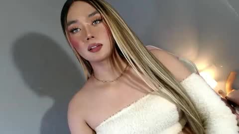 Snapshot of lovers_moon22 chatting on January 2025 04:37:02 AM lovers moon22 online show from January 2025 04:37:02 AM