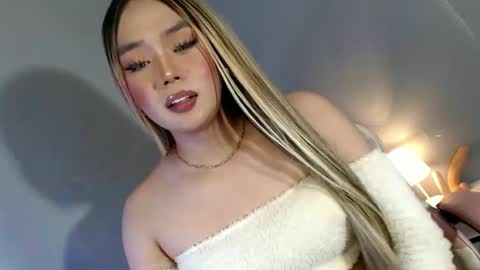 Snapshot of lovers_moon22 chatting on February 2025 02:17:01 AM lovers moon22 online show from February 2025 02:17:01 AM