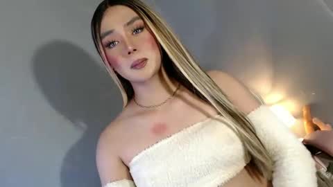 Snapshot of lovers_moon22 chatting on February 2025 02:28:01 AM lovers moon22 online show from February 2025 02:28:01 AM