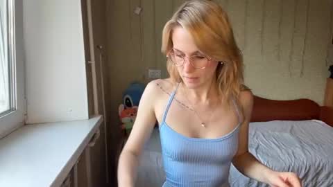 Mia online show from July 2026 03:14:02 PM