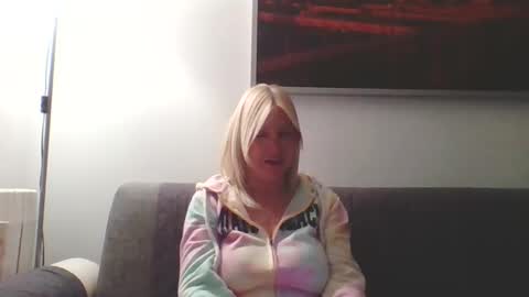 Marlyn online show from March 2026 10:40:01 PM