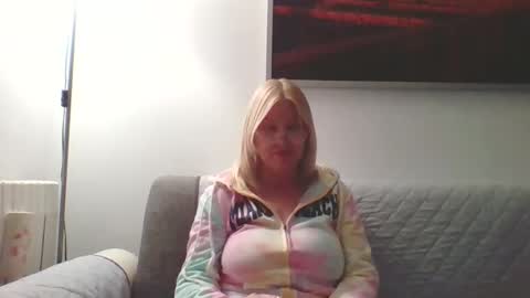 Marlyn online show from April 2026 11:03:01 PM