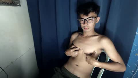 Snapshot of lovetosuckxox chatting on February 2025 12:28:01 PM lovetosuckxox online show from February 2025 12:28:01 PM