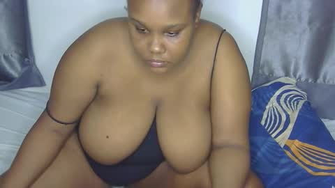Snapshot of loveytiana chatting on April 2026 07:00:01 AM loveytiana online show from April 2026 07:00:01 AM