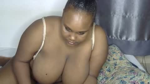 Snapshot of loveytiana chatting on May 2026 06:27:01 PM loveytiana online show from May 2026 06:27:01 PM