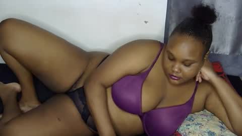 Snapshot of loveytiana chatting on May 2026 07:37:02 AM loveytiana online show from May 2026 07:37:02 AM