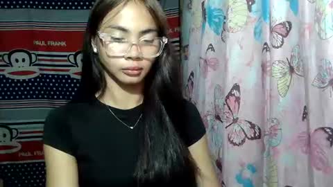 loving_rhean online show from June 2026 05:28:01 PM