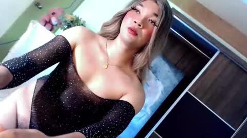 Lovingmonaru969 online show from November 2025 04:05:01 PM