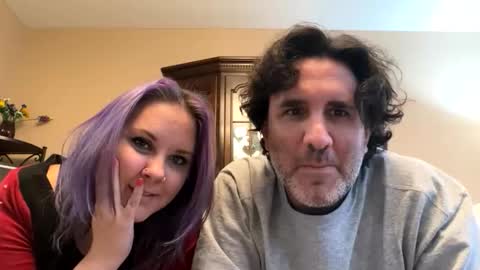 lovleybutwild online show from November 2025 09:05:02 PM