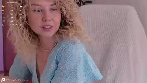 Snapshot of lowfreqsiren chatting on June 2026 02:21:02 PM . online show from June 2026 02:21:02 PM