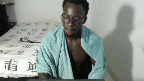 Snapshot of lowmay_palacios chatting on March 2026 04:24:01 PM Lowmay palacios online show from March 2026 04:24:01 PM