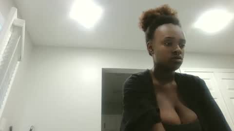 loyalbambi online show from September 2025 12:39:01 PM