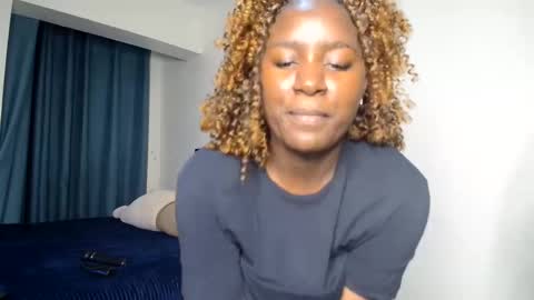 loyalcutie online show from June 2026 01:39:02 PM